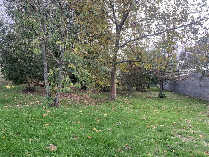 Terrain constructible à vendre, 647 m² - Eaunes 31600