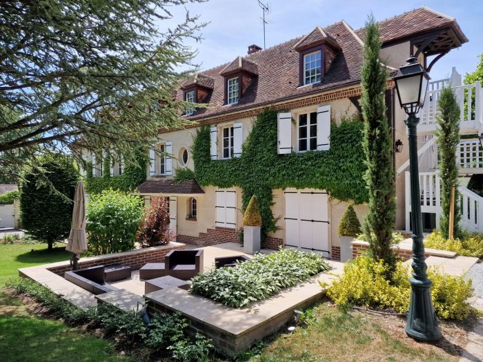 Vente Maison/Villa NEAUPHLE-LE-VIEUX 78640 Yvelines FRANCE