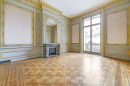  Woonhuis Paris  1400 m² 34 kamers