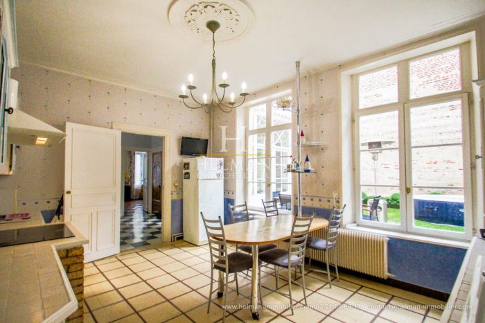 Bourgeois house for sale, 7 rooms - Saint-Omer 62500
