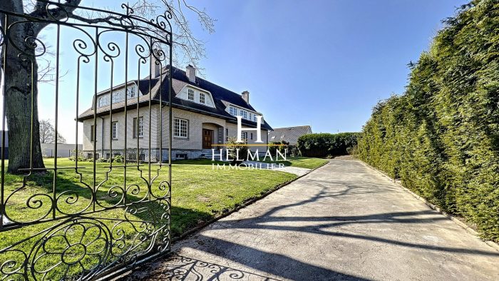 House for sale, 12 rooms - Saint-Martin-lez-Tatinghem 62500