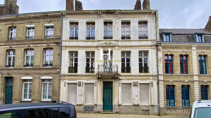 Bourgeois house for sale, 12 rooms - Saint-Omer 62500
