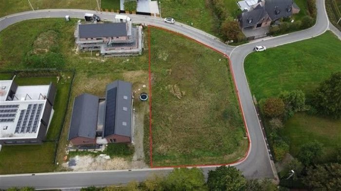 Terrain constructible à vendre, 1328 m² - Neuville-en-Ferrain 59960