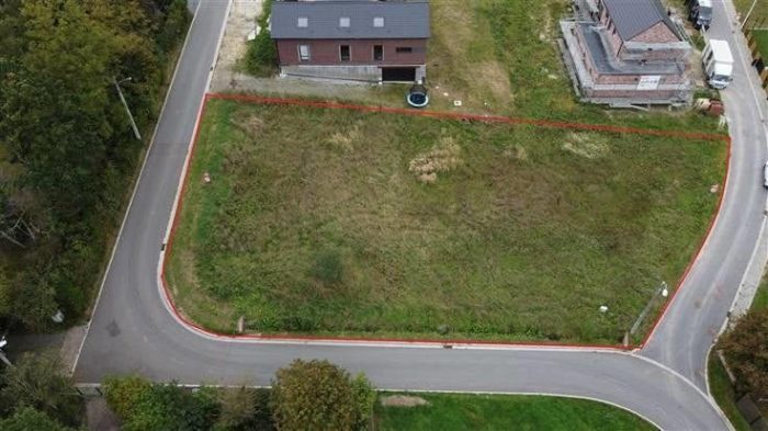 Terrain constructible à vendre, 1328 m² - Neuville-en-Ferrain 59960