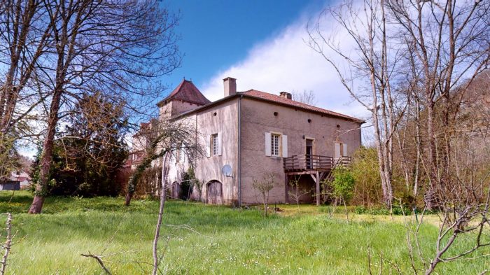 À vendre - Maison ancienne, 8 pièces située à Dégagnac (46340)