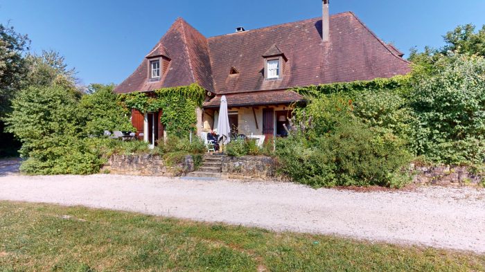 À vendre - Maison traditionnelle, 6 pièces située à Domme (24250)