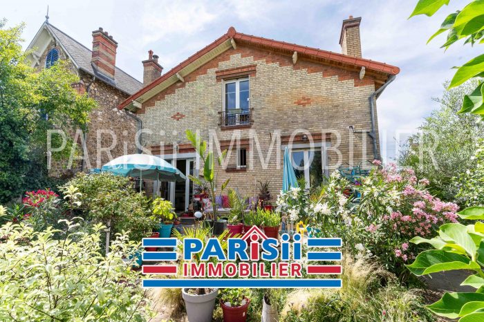 Maison bourgeoise à vendre, 6 pièces - Cormeilles-en-Parisis 95240