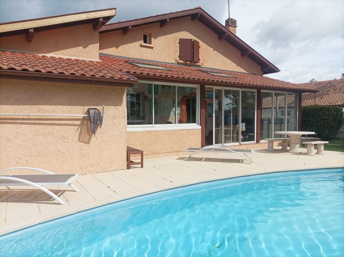 Maison individuelle de 160 m² avec jardin et piscine