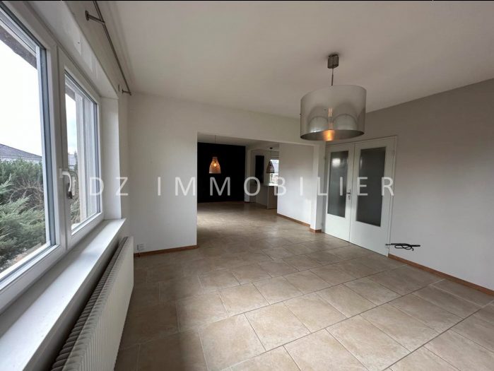 Photo Superbe et spacieuse Villa de 173m2 à Bartenheim la Chaussée, à quelques minutes de Bâle image 3/27