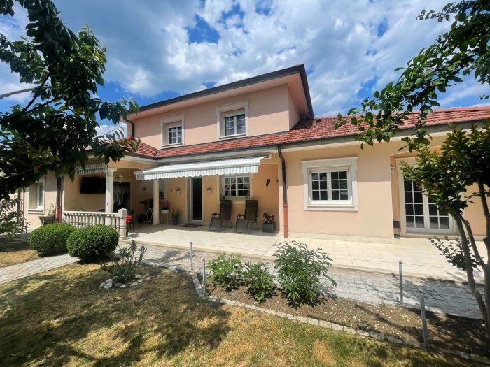 Detached house for sale, 6 rooms - Ségny 01170