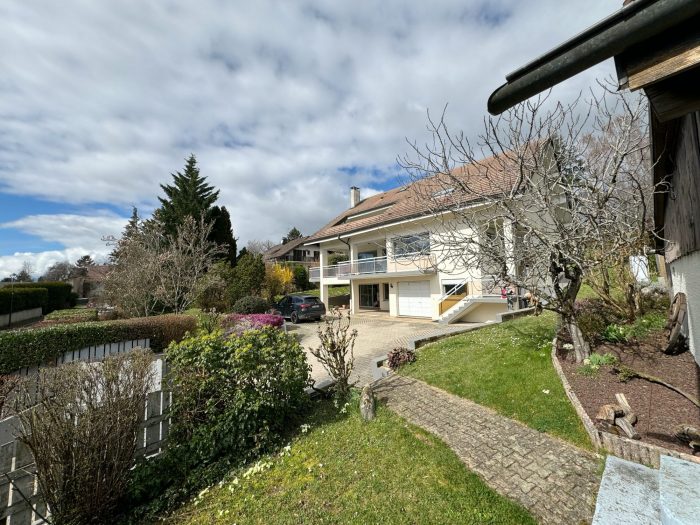 Detached house for sale, 9 rooms - Sauverny 01220