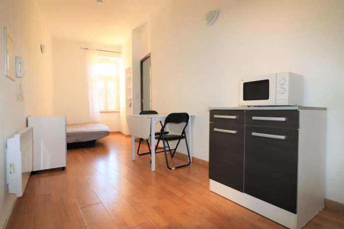 Location annuelle Appartement BAGNOLS-SUR-CEZE 30200 Gard FRANCE