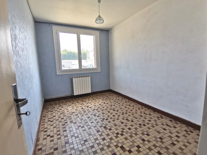 Appartement à vendre, 4 pièces - Bagnols-sur-Cèze 30200