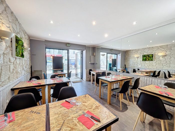 Restaurant, bar à vendre, 48 m² 20 places - Avignon 84000