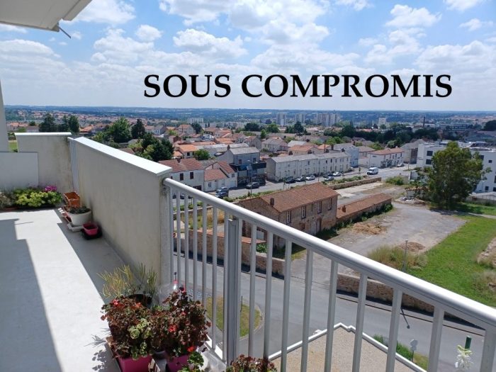 Appartement à vendre, 3 pièces - Cholet 49300