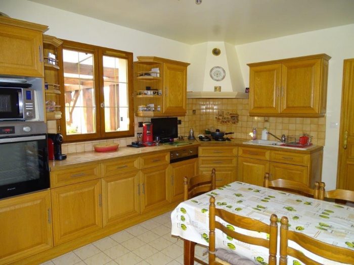 Maison traditionnelle à vendre, 7 pièces - Fontainebleau 77300