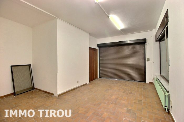 Appartement à louer, 6 pièces - Monceau-Sur-Sambre 6031