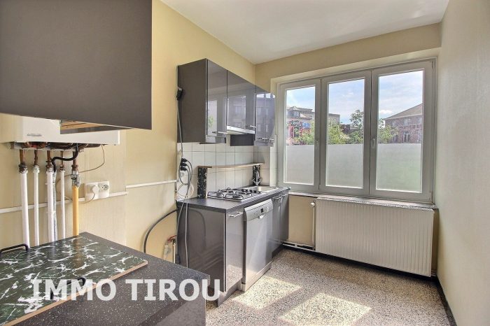 Appartement à louer, 5 pièces - Charleroi 6000