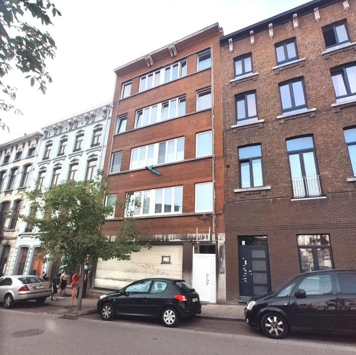 Appartement à louer, 5 pièces - Charleroi 6000