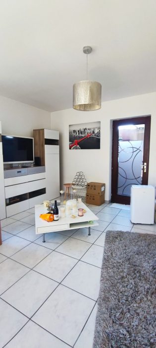 Appartement à louer, 6 pièces - Monceau-Sur-Sambre 6031