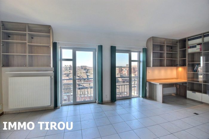 Appartement à louer, 5 pièces - Charleroi 6000