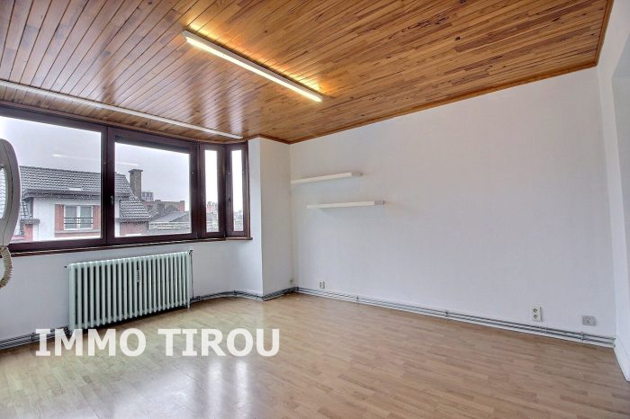 Appartement à louer, 5 pièces - Charleroi 6000