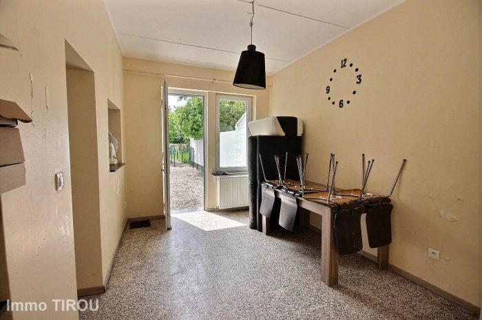 Appartement à louer, 7 pièces - Marcinelle 6001