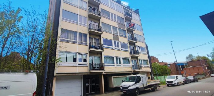 Appartement à louer, 8 pièces - Charleroi 6000