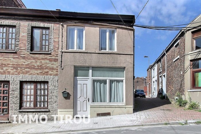 Maison mitoyenne 1 côté à louer, 6 pièces - Gilly 6060