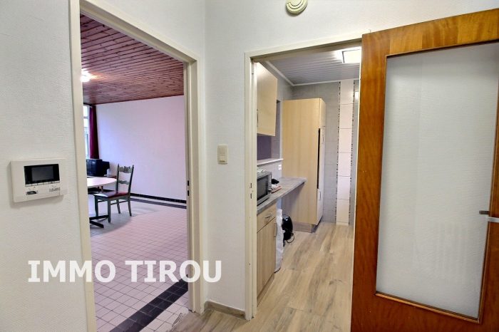 Appartement à vendre, 8 pièces - Charleroi 6000