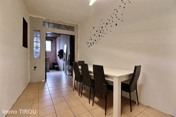 Maison mitoyenne 2 côtés à vendre, 8 pièces - Marcinelle 6001