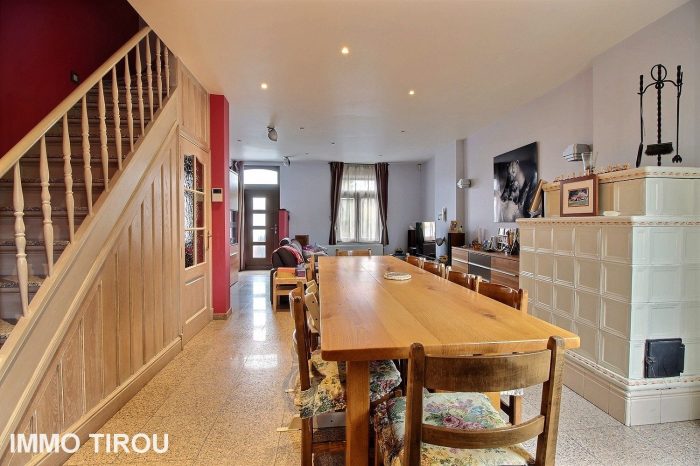 Maison individuelle à vendre, 12 pièces - Monceau-Sur-Sambre 6031