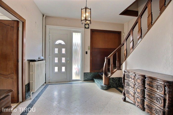 Maison bourgeoise à vendre, 7 pièces - Jumet 6040