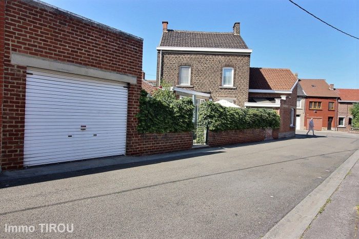 Maison traditionnelle à vendre, 7 pièces - Jumet 6040