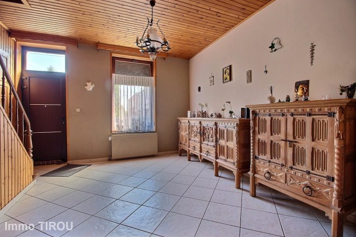 Maison à vendre, 10 pièces - Lodelinsart 6042