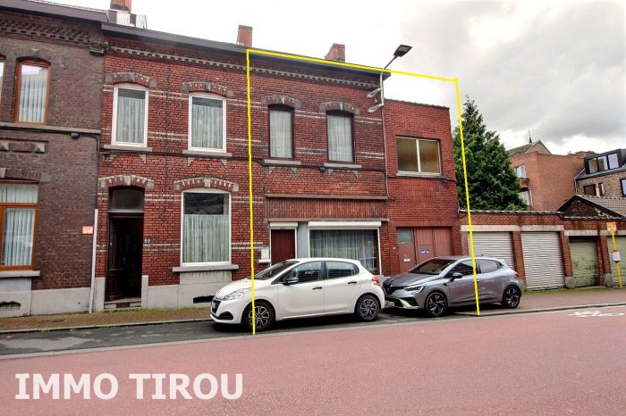 Maison mitoyenne 2 côtés à vendre, 8 pièces - Charleroi 6000