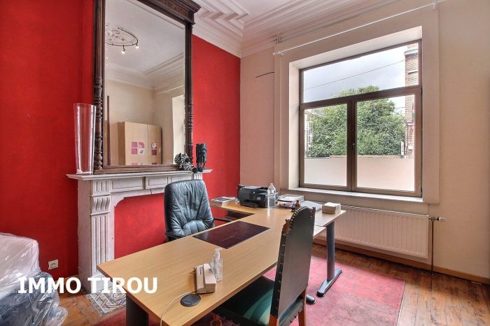 Maison bourgeoise à vendre, 10 pièces - Charleroi 6000