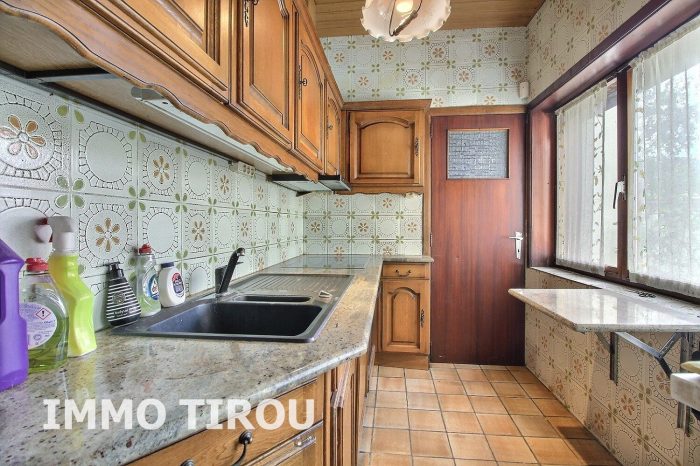 Maison mitoyenne 1 côté à vendre, 6 pièces - Monceau-Sur-Sambre 6031