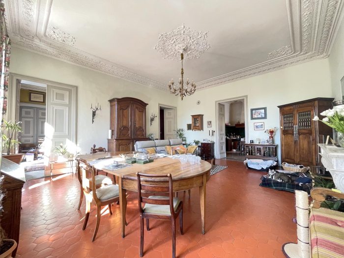Apartamento en venta, 9 habitaciones - Nîmes 30000