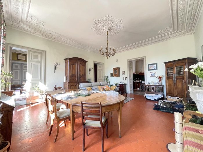 Appartement à vendre, 9 pièces - Nîmes 30000