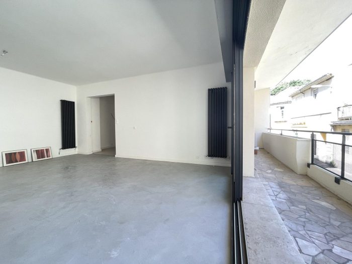 Contemporary house for sale, 6 rooms - Nîmes 30000