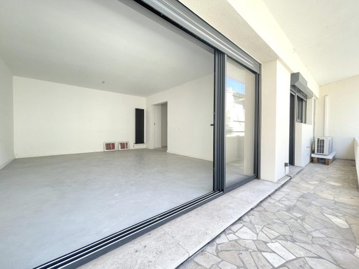 Contemporary house for sale, 6 rooms - Nîmes 30000