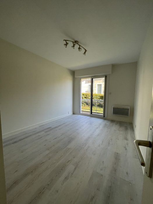 Studio à vendre, 1 pièce - Saint-Cyr-sur-Loire 37540