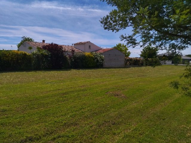 Terrain constructible à vendre, 15 a - Beurlay 17250