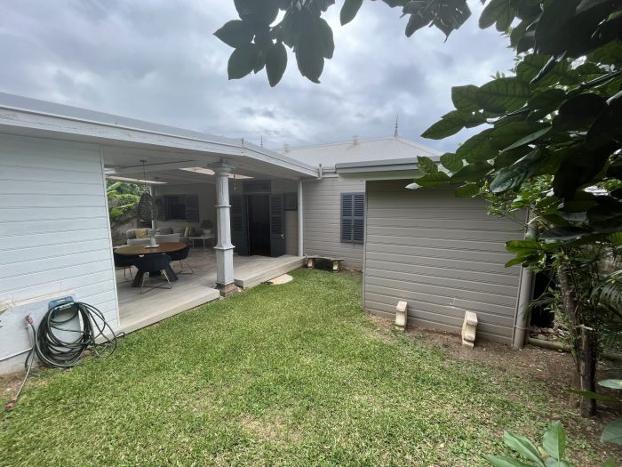 Immeuble à vendre, 240 m² - Nouméa 98800