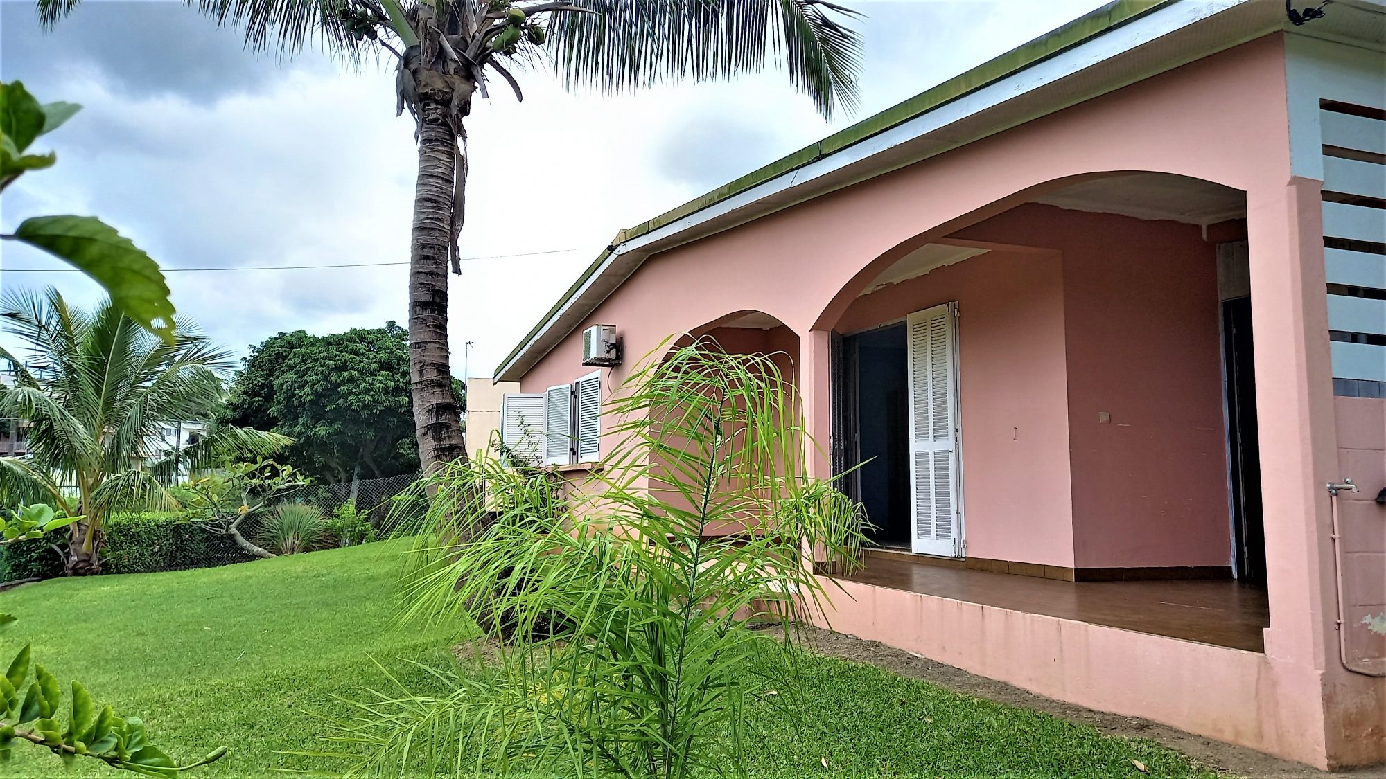 À Vendre Maison Traditionnelle 5 Pièces Située à Dumbéa 98835