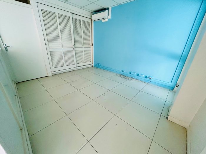 Local commercial à louer, 176 m² - Nouméa 98800