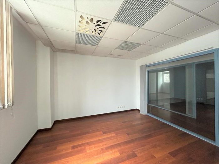 Bureau à louer, 350 m² - Nouméa 98800