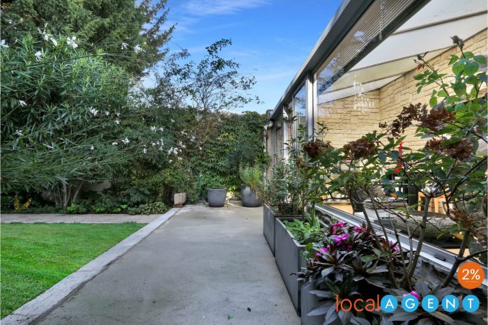 Photo Une maison avec son jardin proche du centre ville image 9/19