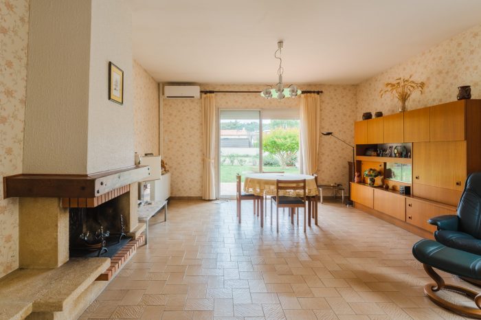 Maison mitoyenne 1 côté à vendre, 6 pièces - Labastide-d'Anjou 11320